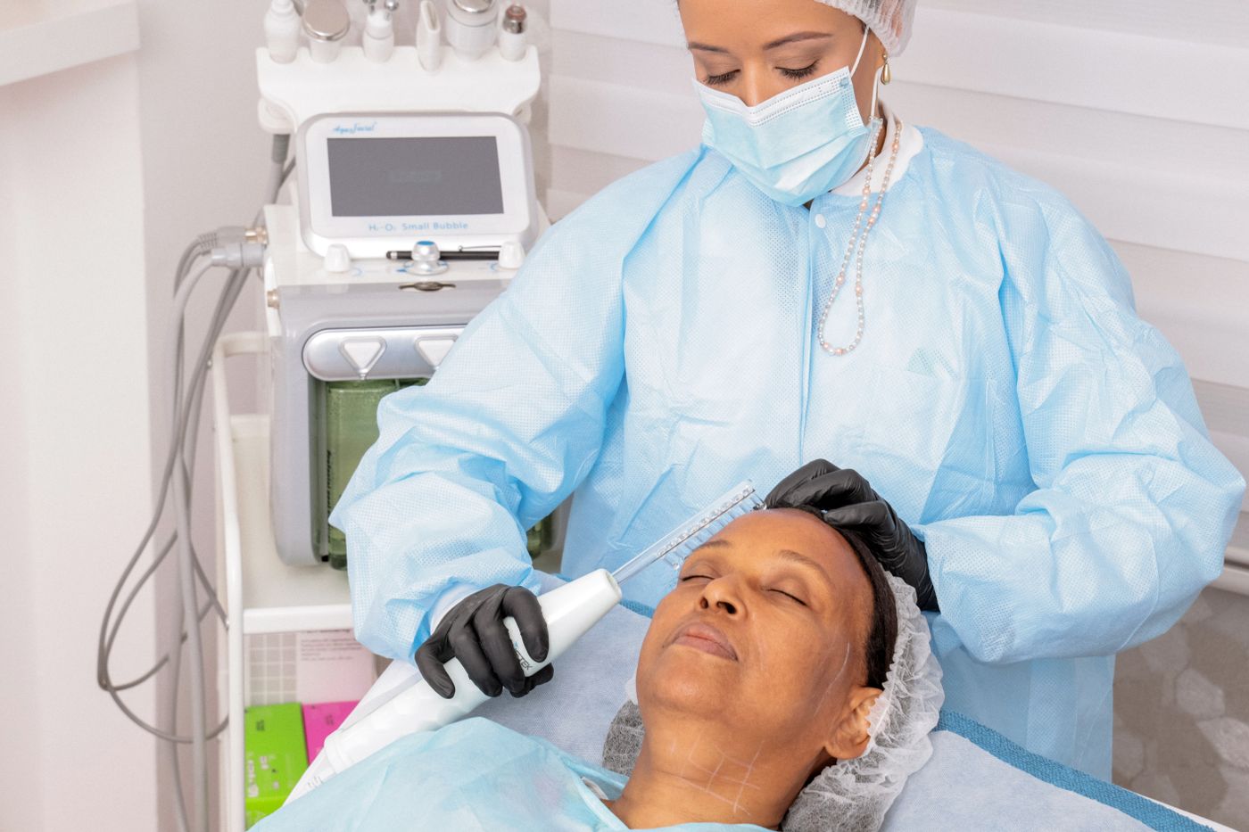 Laser renewal treatment at Maison Lumière